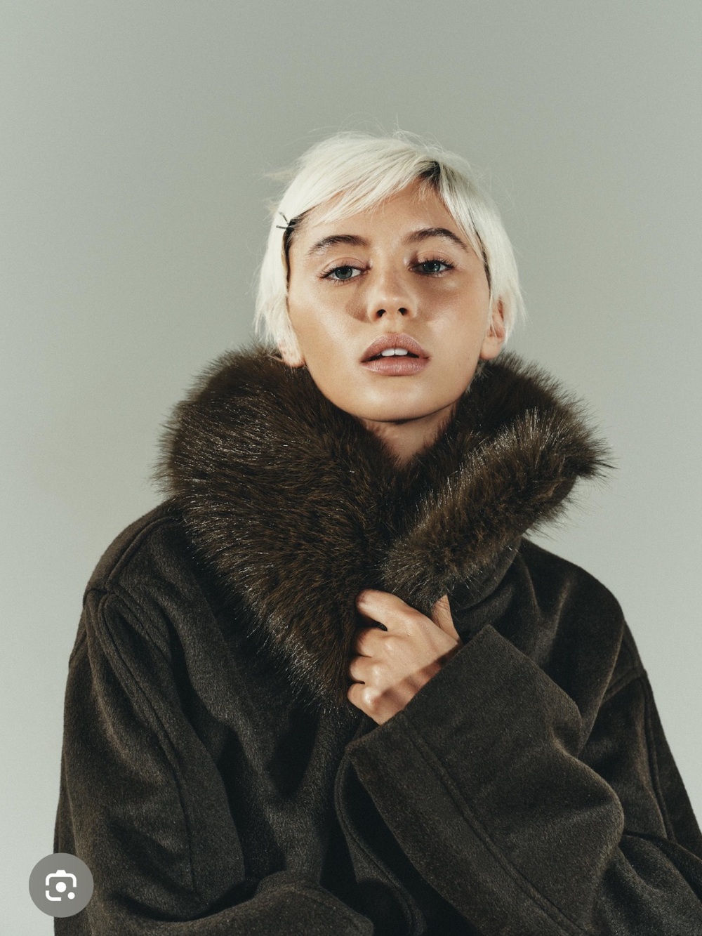 NEW ZARA WOOL BLEND COAT LUXURY WITH FAUX FUR COLLAR XS
🚨NO DISCOUNT - Picture 5 of 15